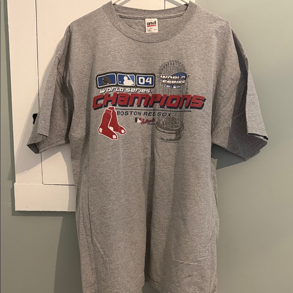 Anvil Gray Boston Red Sox Champions 2004